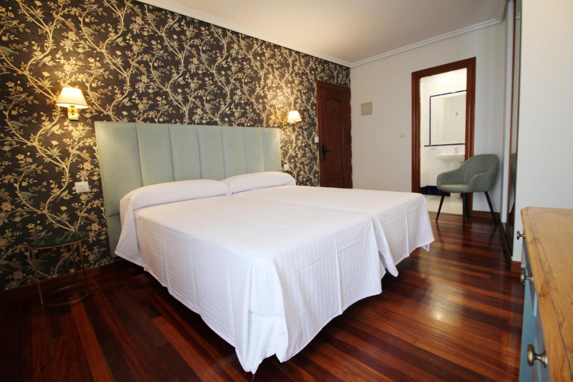 Hosteria De Adarzo Auto Check Santander Exterior photo