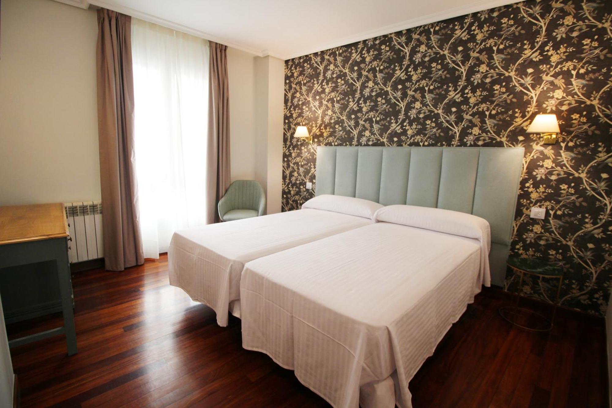 Hosteria De Adarzo Auto Check Santander Exterior photo